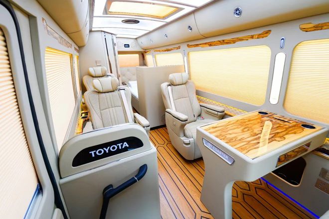 丰田考斯特汽车7座带洗手间最IM电竞新行情报价(图7)