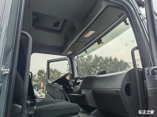 IM电竞奔驰Atego1023四驱柴油底盘适合改装越野旅居房车(图5)