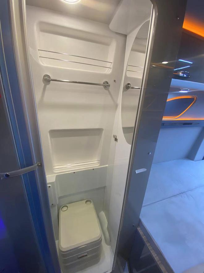 20多万福顺商旅房车女生轻松驾驶内饰低奢空间大趣蜂江铃B850(图7)
