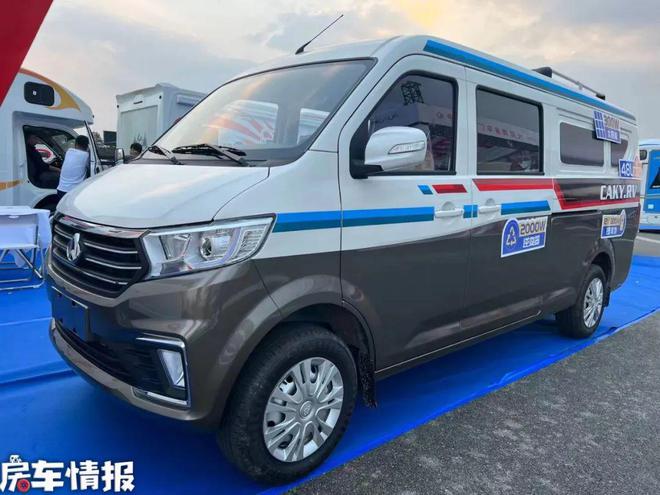 不到7万的钓鱼床车！水电全齐还带双人床完全是房车里的老头乐(图3)
