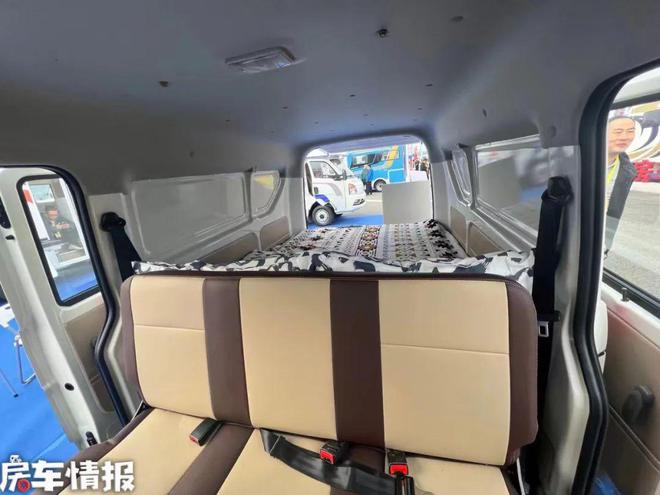 不到7万的钓鱼床车！水电全齐还带双人床完全是房车里的老头乐(图6)