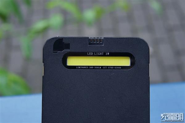 Porable太阳能充电板移动电源上手：最大功率10W(图14)