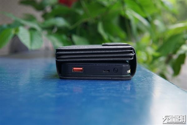 Porable太阳能充电板移动电源上手：最大功率10W(图8)