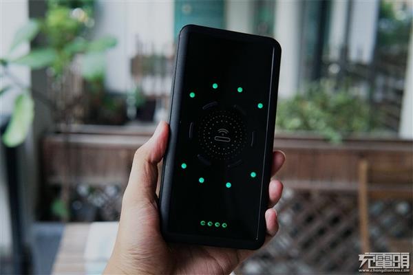 Porable太阳能充电板移动电源上手：最大功率10W(图11)