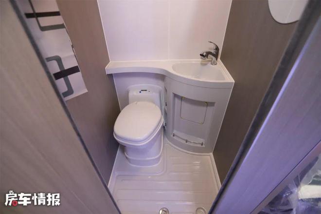 不再为电发愁！30多万的江淮新能源房车油电混动还带25度电(图15)