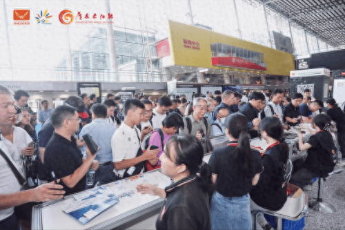 高规格展贸+专业性论坛！2024世界太阳能光伏暨储能产业博览会亮点抢先看(图1)